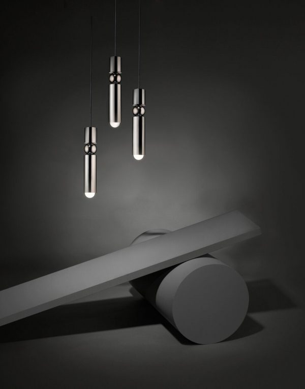 Lee Broom pakabinamas šviestuvas „Fulcrum Light Chrome“