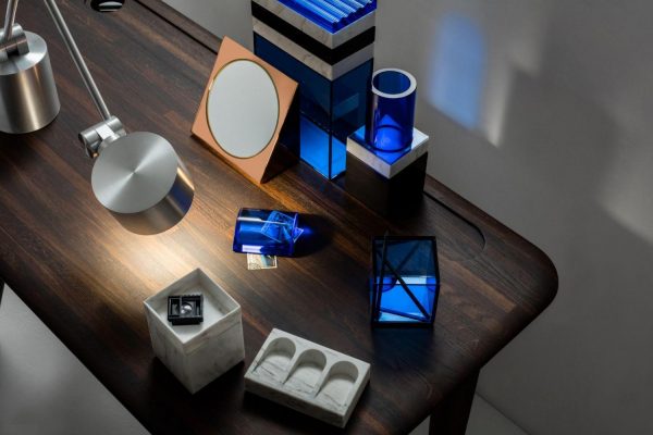 Tom Dixon marmurinė dėžutė „Lid Curve“